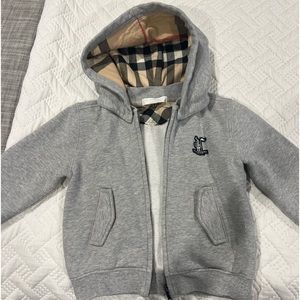 Size2 Burberry sweatshirt with detachable hood
